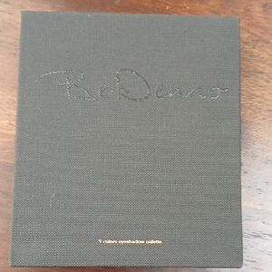 Be Denno Black Eyeshadow Palette